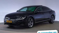 Zwart Gebruikt 2021 VW Arteon R-line Hatchback | € 33.745 (Eerlijke prijs)