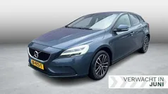 Blauw Gebruikt 2016 Volvo V40 Momentum Stationwagen | € 15.899 (Eerlijke prijs)