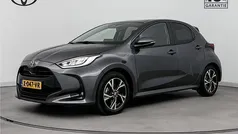 Grijs metallic Gebruikt 2024 Toyota Yaris Edition Hatchback | € 25.950 (Eerlijke prijs)