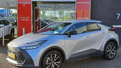 Occasion Toyota C-HR Play 223 PK (164 kW) 2025 SUV