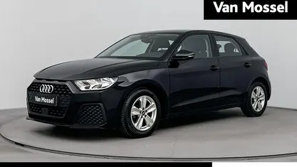 Zwart Gebruikt 2021 Audi A1 Sportback Basis Hatchback | € 21.400 (Eerlijke prijs)