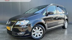 Zwart Gebruikt 2010 VW Touran Highline MPV | € 7.950 (Eerlijke prijs)