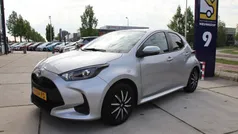 Grijs Gebruikt 2022 Toyota Yaris Hybrid Hatchback | € 16.949 (Goede deal)