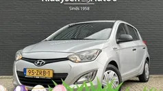 Grijs, metallic lak Gebruikt 2013 Hyundai i20 Edition Hatchback | € 6.450 (Eerlijke prijs)