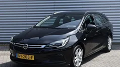 Zwart Gebruikt 2017 Opel Astra Stationwagen | € 10.240 (Eerlijke prijs)