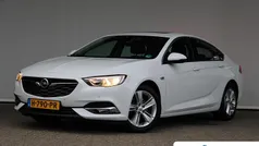 Wit Gebruikt 2020 Opel Insignia Business Hatchback | € 17.395 (Eerlijke prijs)