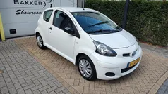 Wit Gebruikt 2011 Toyota Aygo Cool Hatchback | € 2.695 (Goede deal)