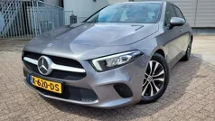 Grijs, metallic lak Gebruikt 2020 Mercedes A160 Business Hatchback | € 16.999 (Eerlijke prijs)