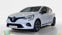Gebruikt 2022 Renault Clio V Evolution Hatchback | € 14.940 (Eerlijke prijs)
