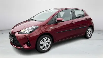 Occasion Toyota Yaris Hybrid Active 101 PK (74 kW) 2019 Rood Hatchback