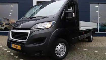 Grijs Occasion 2021 Peugeot Boxer Van | € 19.722 (Goede deal)