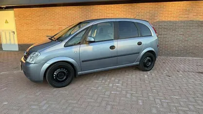 Grijs Gebruikt 2004 Opel Meriva Cosmo MPV | € 1.249 (Eerlijke prijs)