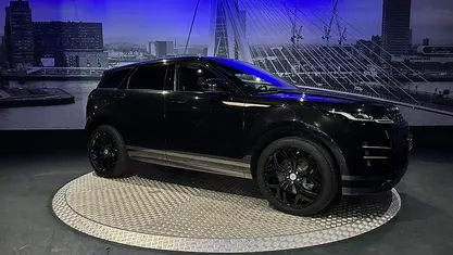Zwart Gebruikt 2023 Land Rover Range Rover evoque HSE Dynamic SUV | € 47.895 (Goede deal)