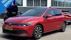Rood Gebruikt 2021 VW Golf VIII Life Hatchback | € 25.440 (Eerlijke prijs)
