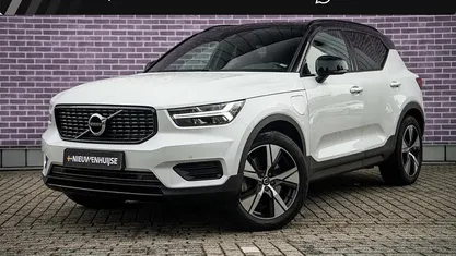 Wit Occasion 2021 Volvo XC40 R-Design SUV | € 30.894 (Eerlijke prijs)
