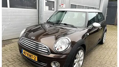 Bruin (metallic) Gebruikt 2010 Mini Cooper Clubman Business Stationwagen | € 4.495 (Eerlijke prijs)