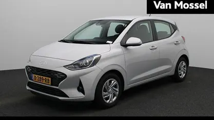 Grijs Gebruikt 2024 Hyundai i10 Premium Hatchback | € 16.240 (Eerlijke prijs)