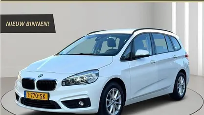 Wit Gebruikt 2017 BMW 216 Executive Stationwagen | € 11.395 (Eerlijke prijs)