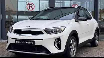 Wit Occasion 2021 Kia Stonic SUV | € 17.445 (Eerlijke prijs)