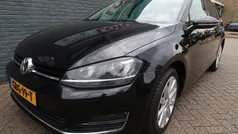 Zwart, metallic lak Gebruikt 2014 VW Golf VII Highline Stationwagen | € 12.913 (Eerlijke prijs)