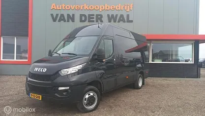 Zwart Occasion 2018 Iveco Daily Van | € 19.999 (Super prijs)
