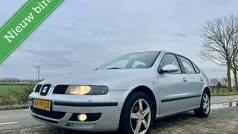 Grijs Gebruikt 2004 Seat Leon Sport Hatchback | € 1.495 (Eerlijke prijs)
