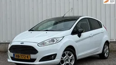 Wit, metallic lak Gebruikt 2015 Ford Fiesta Hatchback | € 5.949 (Eerlijke prijs)