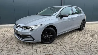 Occasion 2021 VW Golf VIII Life Hatchback | € 18.940 (Eerlijke prijs)