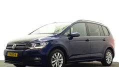 Blauw metallic Gebruikt 2018 VW Touran Highline MPV | € 19.900 (Eerlijke prijs)