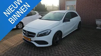 Wit Occasion 2015 Mercedes A180 AMG line Hatchback | € 12.950 (Eerlijke prijs)