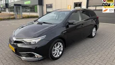 Zwart Gebruikt 2015 Toyota Auris Hybrid Executive Stationwagen | € 10.999 (Eerlijke prijs)