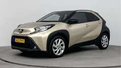 Bruin Gebruikt 2022 Toyota Aygo Envy Hatchback | € 20.745 (Eerlijke prijs)