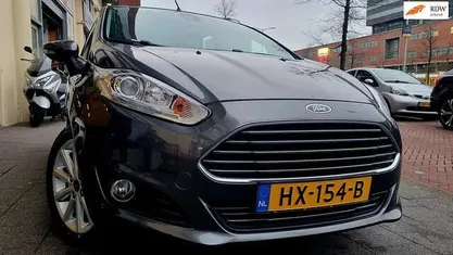 Grijs (metallic) Gebruikt 2016 Ford Fiesta Titanium Hatchback | € 7.995 (Eerlijke prijs)