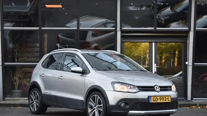Occasion VW Polo Cross 86 PK (63 kW) 2010 Geel Hatchback