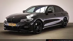 Zwart Gebruikt 2020 BMW 330 Executive Sedan | € 31.900 (Eerlijke prijs)