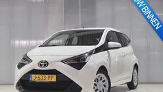 Wit Gebruikt 2020 Toyota Aygo X-play Hatchback | € 10.400 (Eerlijke prijs)
