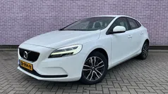 Wit Gebruikt 2019 Volvo V40 Stationwagen | € 17.394 (Eerlijke prijs)
