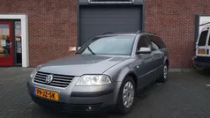 Grijs Gebruikt 2002 VW Passat Sportline Stationwagen | € 1.299
