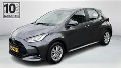 Grijs Gebruikt 2024 Toyota Yaris Hybrid Hatchback | € 25.900 (Eerlijke prijs)