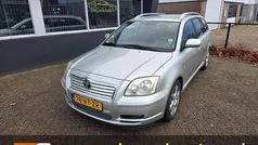 Gebruikt 2005 Toyota Avensis Luna Stationwagen | € 2.240 (Eerlijke prijs)