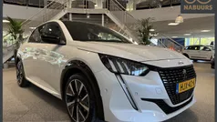 Wit Gebruikt 2022 Peugeot 208 GT Hatchback | € 16.950 (Eerlijke prijs)