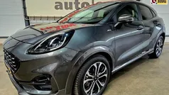 Grijs, metallic lak Gebruikt 2024 Ford Puma ST-Line SUV | € 25.950 (Eerlijke prijs)