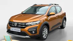 Oranje Gebruikt 2021 Dacia Sandero Comfort Hatchback | € 14.435 (Eerlijke prijs)