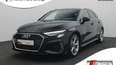 Grijs Gebruikt 2023 Audi A3 Sportback Advanced Hatchback | € 29.950 (Eerlijke prijs)