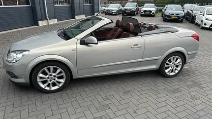 Occasion Opel Astra Cabriolet Cosmo 140 PK (102 kW) 2009 Cabriolet