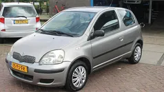 Grijs Gebruikt 2004 Toyota Yaris Hatchback | € 2.250 (Eerlijke prijs)