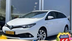Wit Gebruikt 2018 Toyota Auris Hybrid Plus Stationwagen | € 17.450 (Eerlijke prijs)
