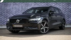 Zwart Gebruikt 2023 Volvo V60 Plus Stationwagen | € 38.399 (Eerlijke prijs)