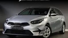 Grijs Gebruikt 2023 Kia Ceed Hatchback | € 22.445 (Eerlijke prijs)