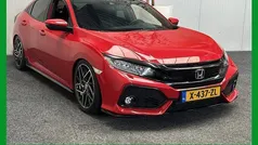 Rood Gebruikt 2017 Honda Civic Sport Hatchback | € 24.940 (Eerlijke prijs)